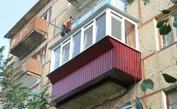 Отделка балконов профлистом