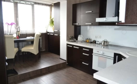 Объединение балкона с кухней